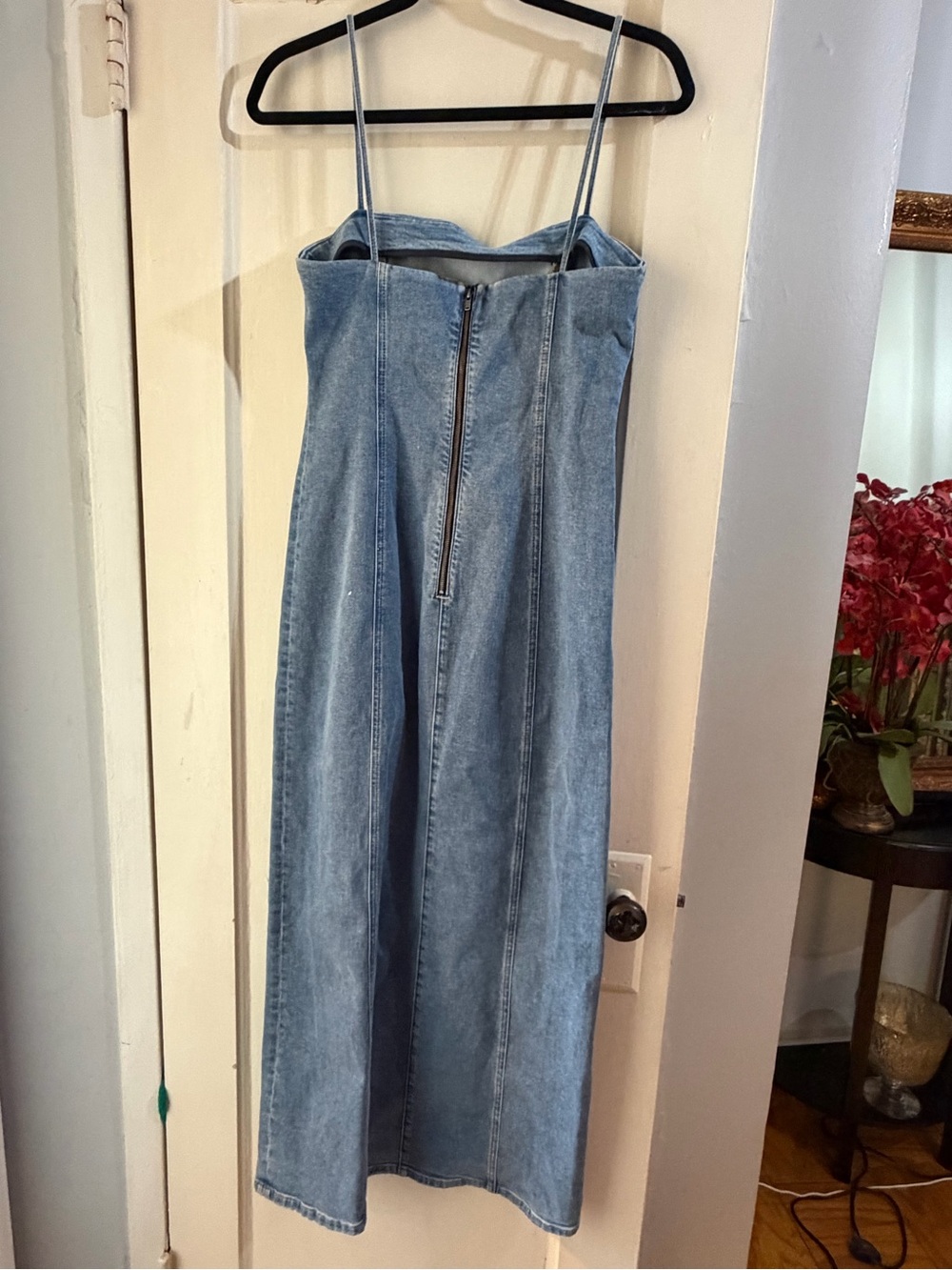Alice + Olivia Nakisha Midi Dress Denim 8 - Picture 7 of 14